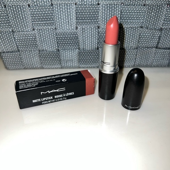 Mac Cosmetics Matte Lipstick Velvet Teddy New in box - Picture 1 of 5